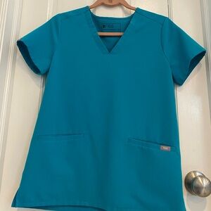 Figs Casma Three-Pocket Scrub Top, Bright Teal, XS